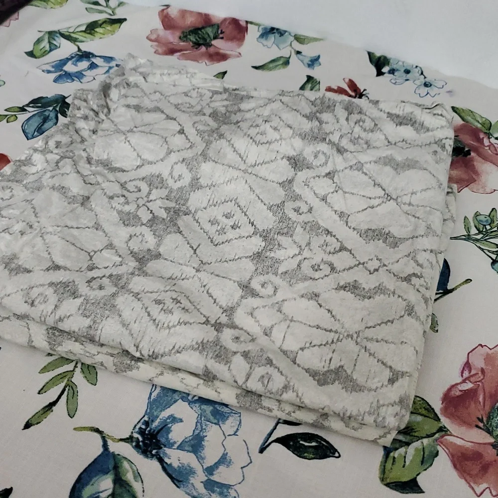 Pottery Barn White/Gray Cotton 2 Pillow Shams . 24